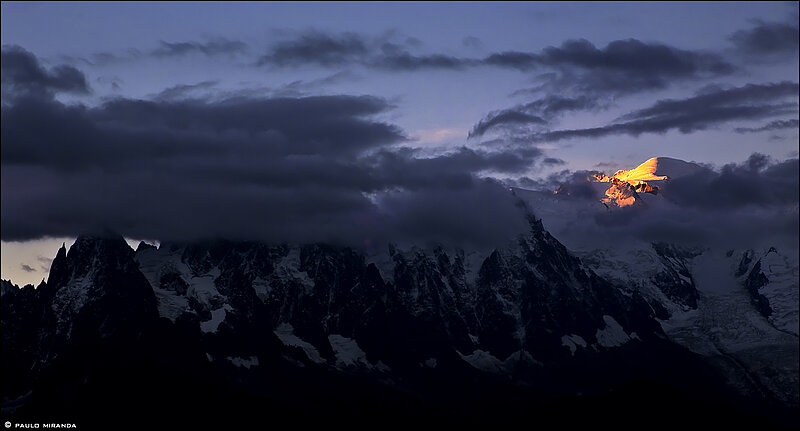 Monte Branco (4.810 m) ao amanhecer visto do Lac Blanc - França