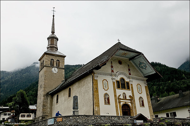 Igreja em Contamines-Montjoie, principal cidade do Val Montjoie.