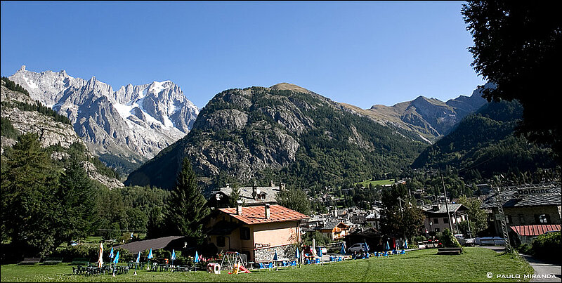 Ao final da descida do Col Chècrouit, chega-se a  Dolonne, uma simpática vila antes de Courmayeur.