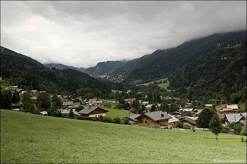 Em Champel, tem-se a primeira visão do Val Montjoie.