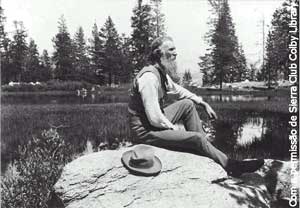 John Muir às margens do Lago Mirror - cortesia de Sierra Club Colby Library